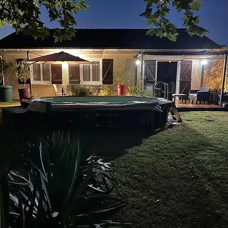 Prázdninový dům Family Home, 3 Bedrooms And Private Pool *